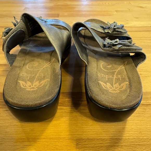 Dansko Donna Pewter Floral Sandals size 36 -6- - Picture 4 of 5